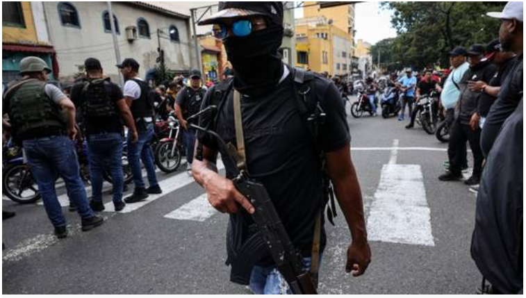 Nóng: Nổ súng dữ dội gần phủ tổng thống Venezuela ở thủ đô Caracas