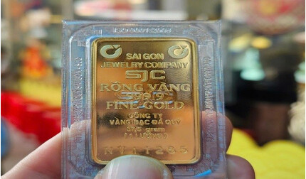 Giá vàng hôm nay 8/1 trong nước tăng thêm 100 ngàn đồng/lượng, thế giới giảm nhẹ