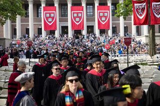 Bỏ lỡ thư trúng tuyển Harvard suốt 6 năm