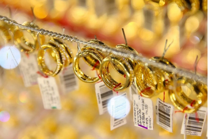 Giá vàng hôm nay (17/1): Bất động