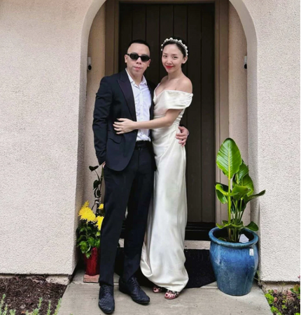 HOT: Tóc Tiên chính thức thông báo ly hôn Hoàng Touliver