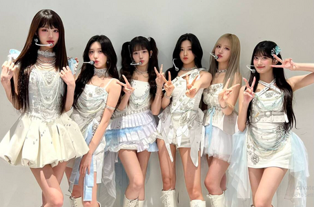 Ive đối đầu Blackpink trên đường đua Kpop