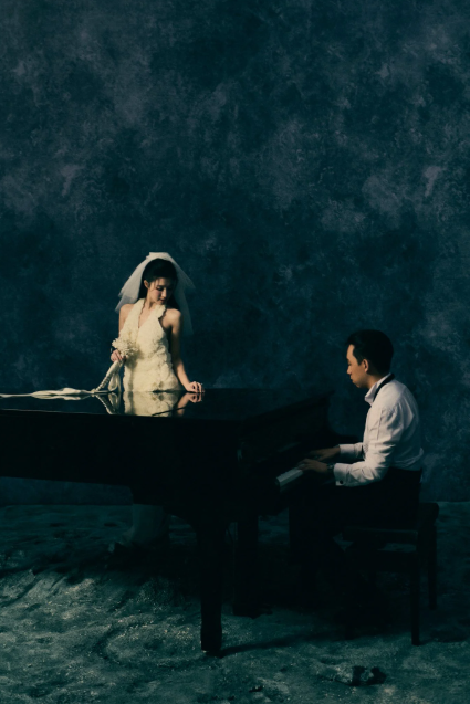 Ảnh cưới bên ngựa của Á hậu Phương Nhi và thiếu gia Phạm Nhật Minh Hoàng - con trai tỷ phú