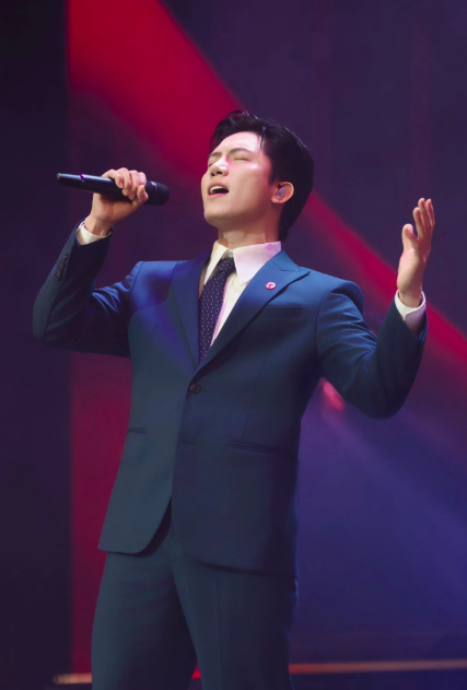 Ca sĩ Anh Tú thông báo "khẩn"