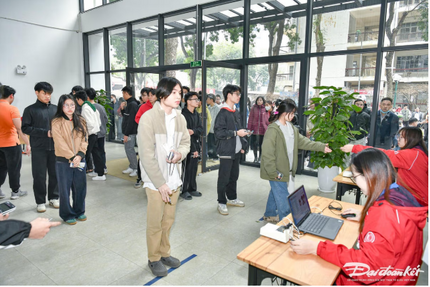 Thí sinh dồn sức chuẩn bị vào 