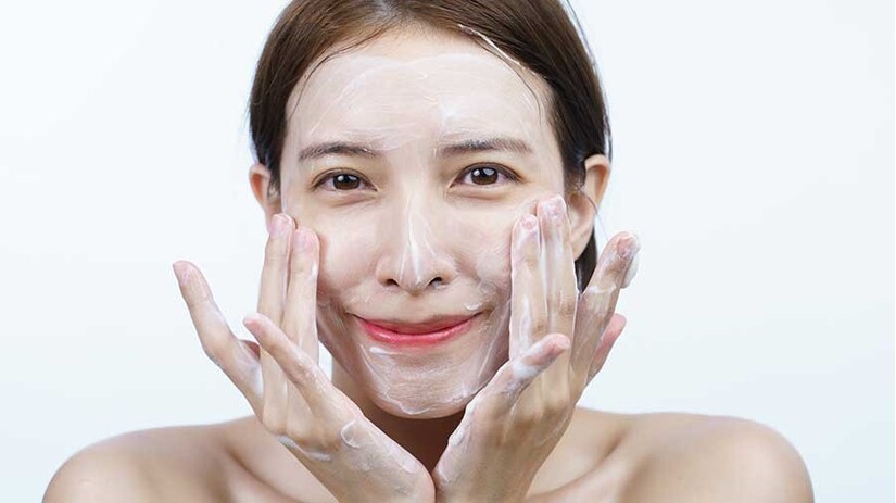 Chỉ dùng một sản phẩm vừa tẩy trang vừa làm sạch da: nên hay không?