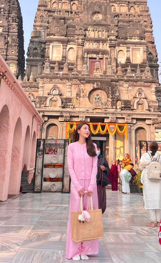 Thủy Tiên gây chú ý vì diện mạo khác lạ sau thời gian ở ẩn