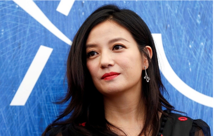 Triệu Vy gặp sự cố bất ngờ trên đường trở lại showbiz