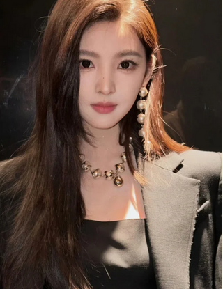 Chương Nhược Nam lột xác tại show Givenchy