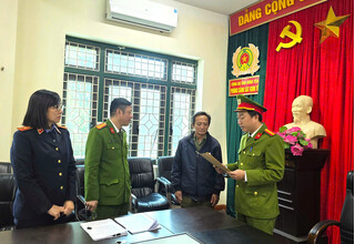 Công an Hưng Yên khởi tố đối tượng sản xuất hơn 1.000 gói mì chính giả