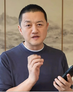 Lý Á Bằng bán được 600 tỷ đồng tiền hàng sau 6 tiếng livestream