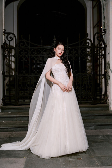 Hoa hậu Tiểu Vy xin lỗi về ồn ào liên quan ứng dụng cá cược