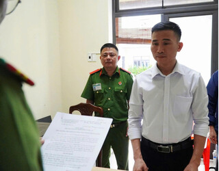 Khởi tố chủ doanh nghiệp sản xuất cà phê giả từ đậu nành và hóa chất