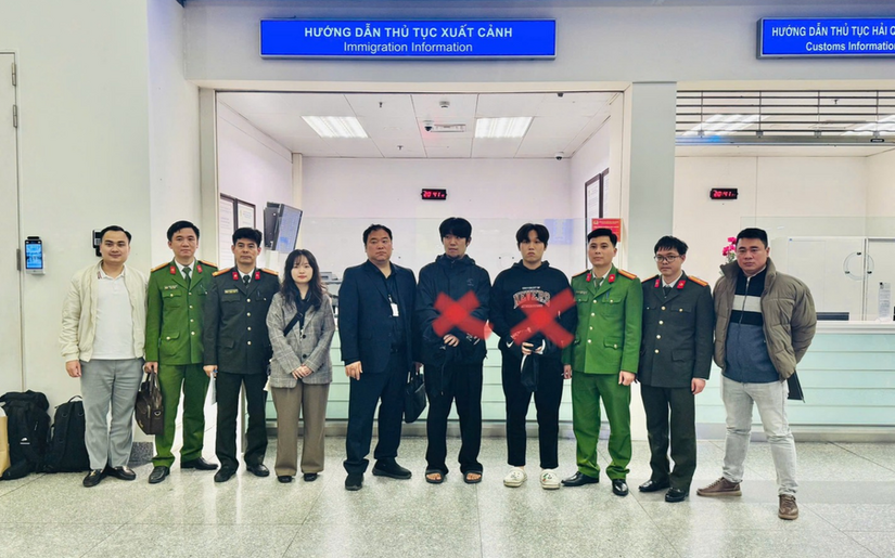 Bắt giữ, bàn giao 2 đối tượng truy nã đỏ của Interpol cho Hàn Quốc
