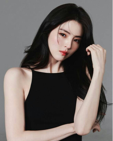 Goo Hye Sun, Han So Hee dẫn đầu danh sách những ngôi sao 'không ai dám cưới'