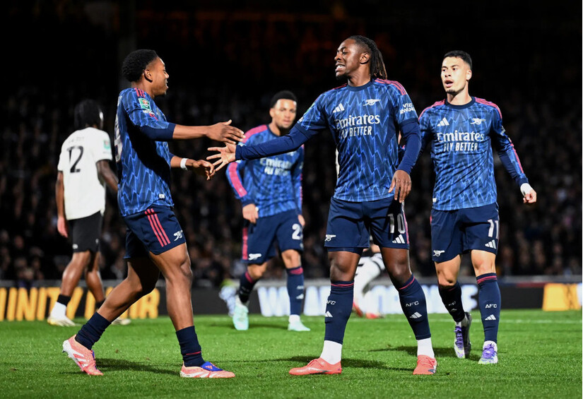 Ra sân với trang phục lạ, Arsenal bị đề nghị ‘trừ 12 điểm’