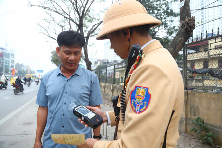 Gần 1.600 lái xe 'dính cồn' ngày mùng 1 Tết