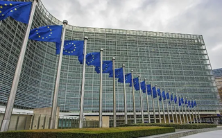 Gốc rễ khiến EU bất đồng về gói trừng phạt thứ 20 đối với Nga