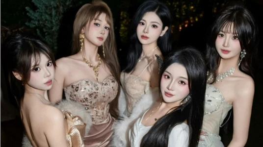 Nhóm nhảy kiếm tiền tỷ mỗi đêm tại Trung Quốc