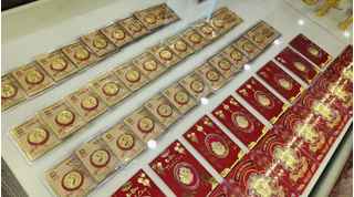 Giá vàng hôm nay (26/2): Người dân xếp hàng xuyên đêm ngày vía Thần Tài và chuyện ông lão 70 tuổi 16 năm đi mua vàng