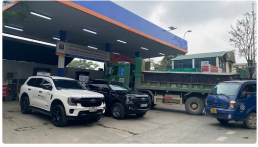 Giá xăng dầu hôm nay 5/3: Tăng sốc, có loại tăng 7.000 đồng/ lít