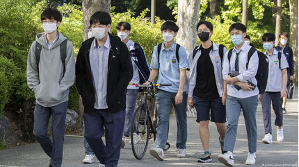 Hàn Quốc xem xét bỏ đồng phục học sinh