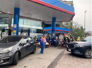 Chính phủ cho phép điều chỉnh giá xăng dầu khi giá cơ sở tăng từ 7% trở lên