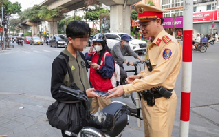 Hơn 1.400 học sinh Hà Nội vi phạm giao thông trong một tháng