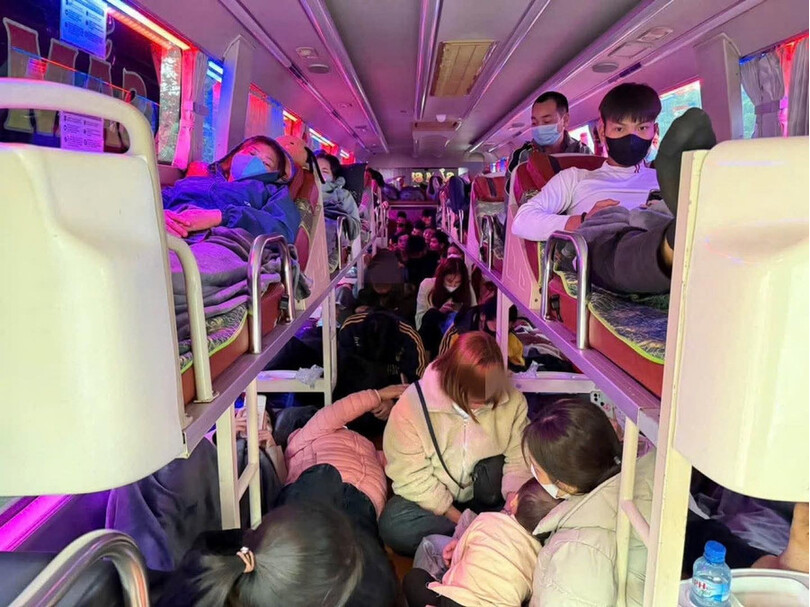 Xe khách 19 chỗ chở 60 người, bị xử phạt hơn 223 triệu đồng