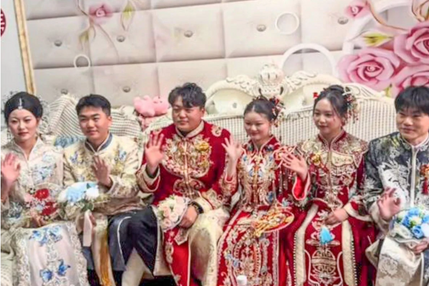 Hiếm có: 3 anh em sinh ba cưới cùng ngày, lớn lên chưa từng rời nhau