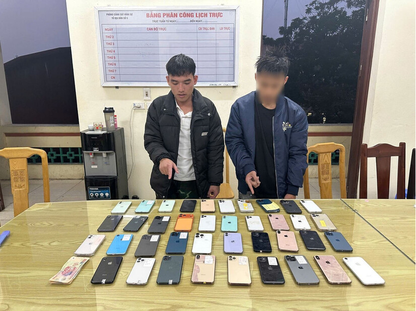 Bắt giữ 2 nghi phạm đột nhập cửa hàng lấy trộm 39 iPhone