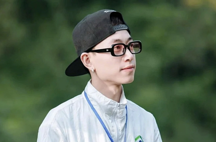 Double2T lên tiếng khi quản lý cũ tự đàm phán chi phí ngoài hợp đồng