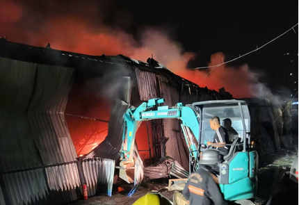 Cháy lớn cụm kho, xưởng tại Hà Nội, 1 người tử vong