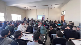 Sinh viên Gaza trở lại lớp học