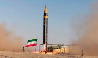 Mỹ đổ quân trên bộ, Iran cảnh cáo tấn công vượt khỏi Trung Đông