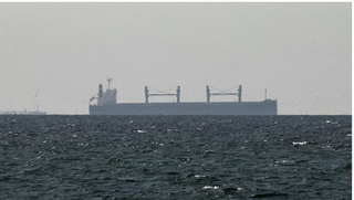 Iran đưa ra thông báo bất ngờ về eo biển Hormuz sau tuyên bố đạt thỏa thuận ngừng bắn của ông Trump