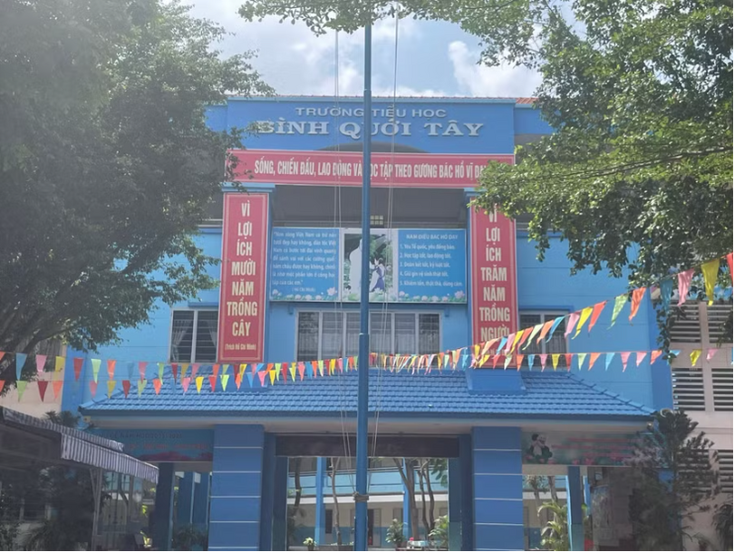 Hơn 100 học sinh ở TPHCM nghi ngộ độc thực phẩm