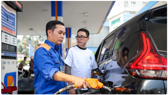 Chính thức điều chỉnh giá xăng dầu hôm nay 9/4: Dầu diesel giảm sốc gần 10.000 đồng/lít