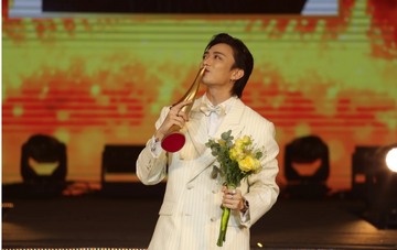 SOOBIN lần thứ hai lập hat-trick ở giải Cống hiến, nói lời cảm ơn NSND Tự Long