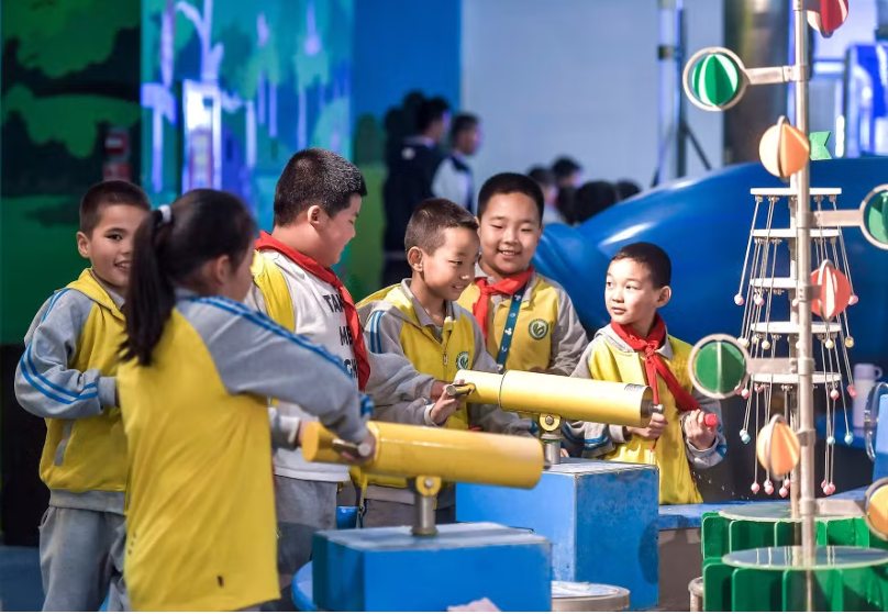 Trung Quốc lùi giờ học: Giảm áp lực cho học sinh