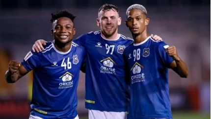 Bóng đá Campuchia bất ngờ vượt V-League