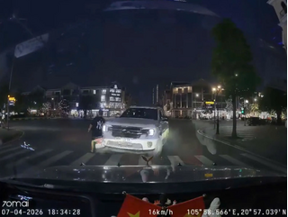 Sau va chạm giao thông ở Hưng Yên, 1 người đàn ông nổ súng rồi bỏ trốn