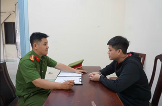 Chiêu trò 'thu phí dịch vụ' để hợp thức hóa cho vay lãi nặng