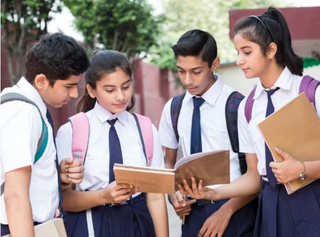 Ấn Độ: Phụ huynh 'chuộng' bằng quốc tế