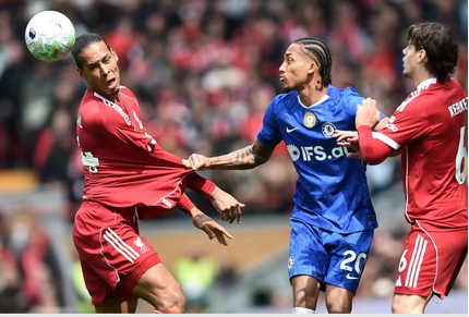 Bị Chelsea cầm chân, Liverpool lỡ cơ hội chốt vé sớm dự Champions League