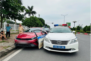 Xử lý lái xe vi phạm tốc độ và nồng độ cồn, rồi đâm thẳng vào xe của CSGT