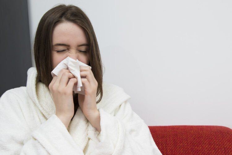Cách giải cảm lạnh nhanh khi đi mưa hay tắm đêm