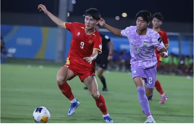 Thua đậm Hàn Quốc, U17 Việt Nam vẫn sáng cửa vào tứ kết giải châu Á