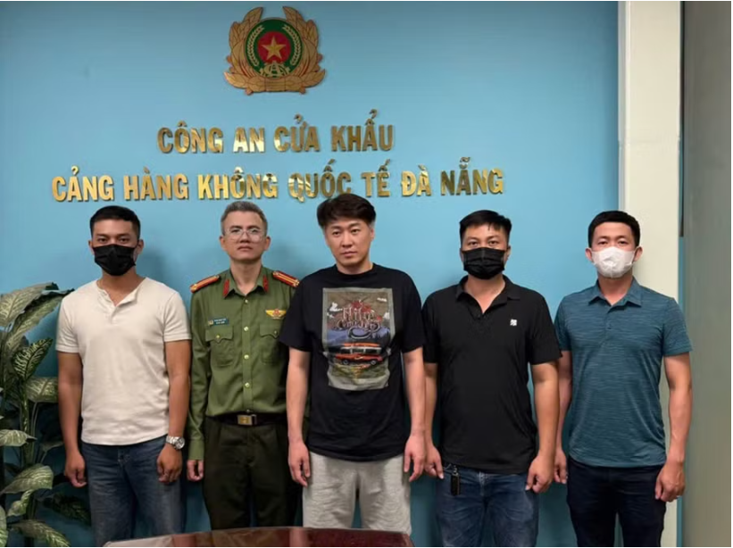 Công an Đà Nẵng bắt giữ một người Hàn Quốc bị Interpol truy nã đỏ