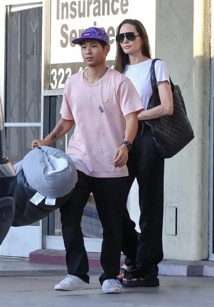 Sự thật về thông tin con trai nuôi gốc Việt của Angelina Jolie đột ngột qua đời